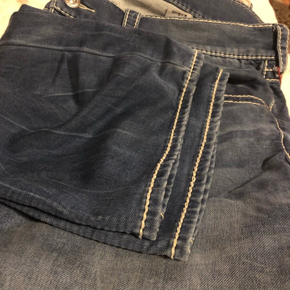 True Religion Straight Flap Size 44 in great shape - Picture 6 of 8